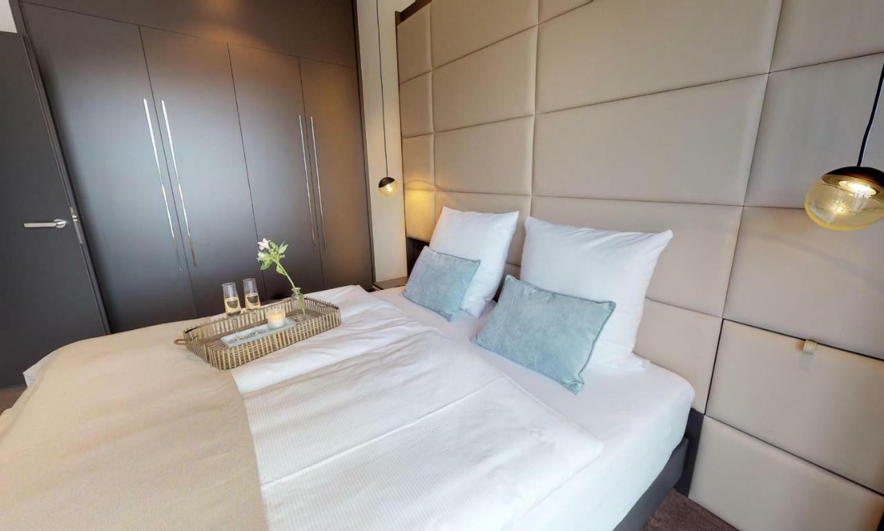 Apartment White Pearl 4 05 *